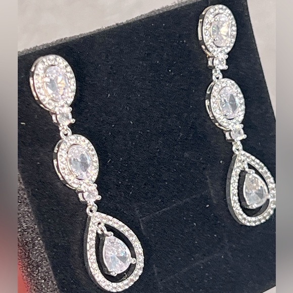 DAVID'S BRIDAL• HALO CUBIC ZIRCONIA • DROP EARRINGS - Picture 3 of 3